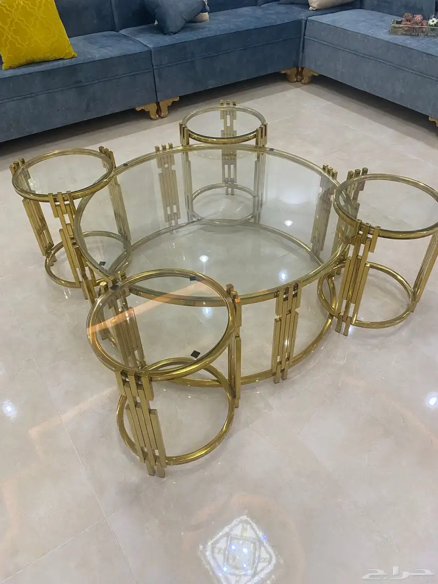 طاوله مجلس مع أربع خدمه 0