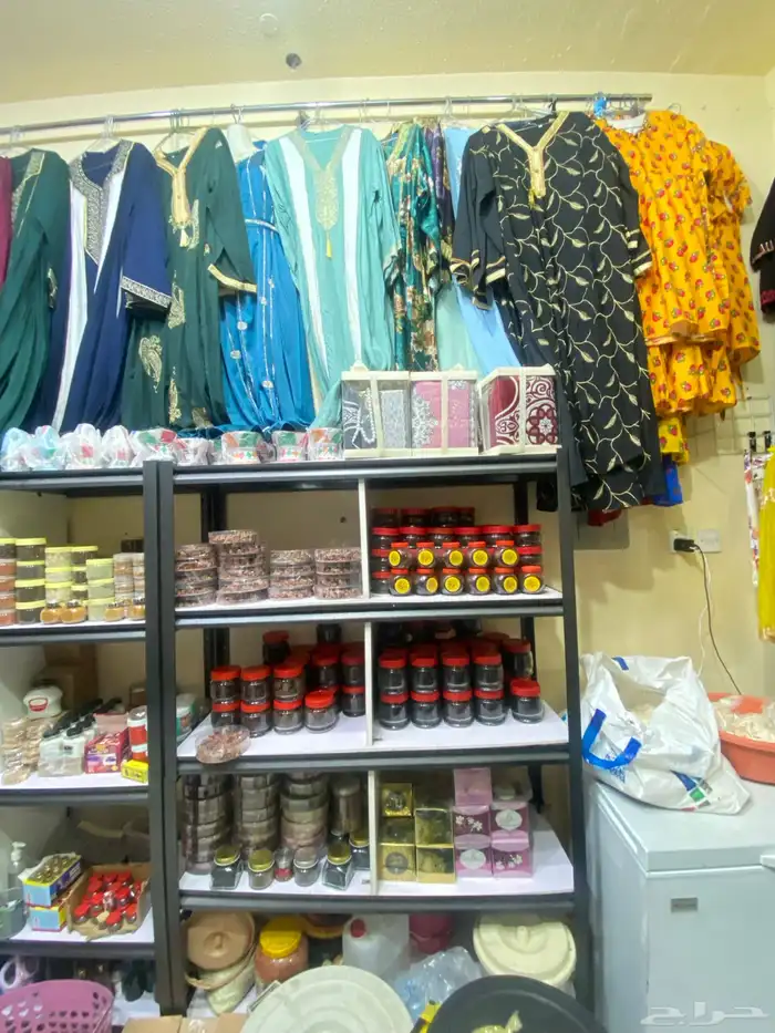 ازياء نسائية تراثية وحديثة 25