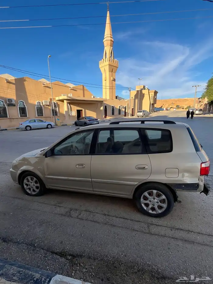 للبيع كيا كارينز 2006 2