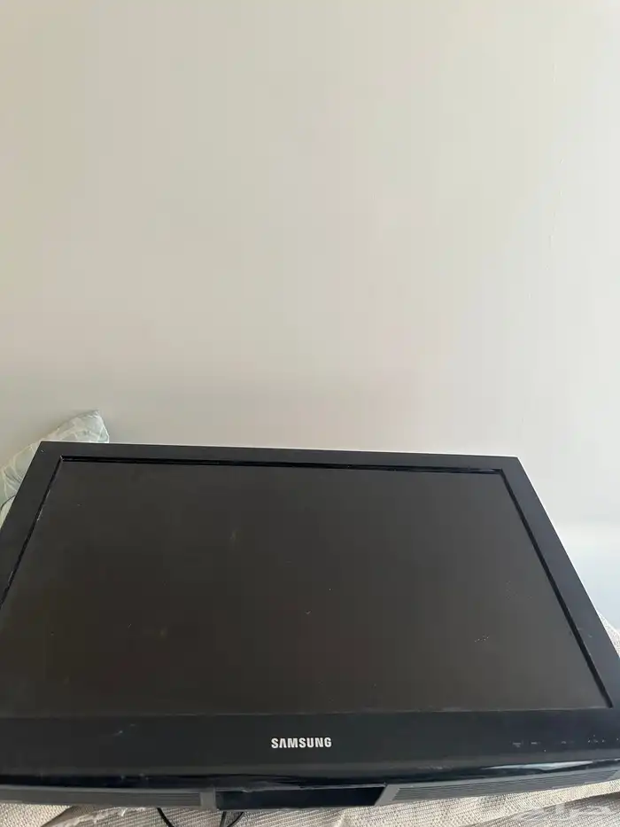 للبيع تلفزيون سامسونج 32 بوصه 0