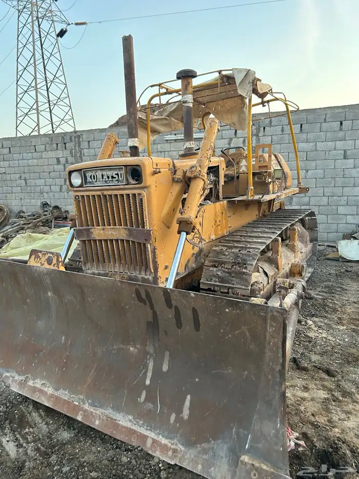 بلدوزر كوماتسو 1