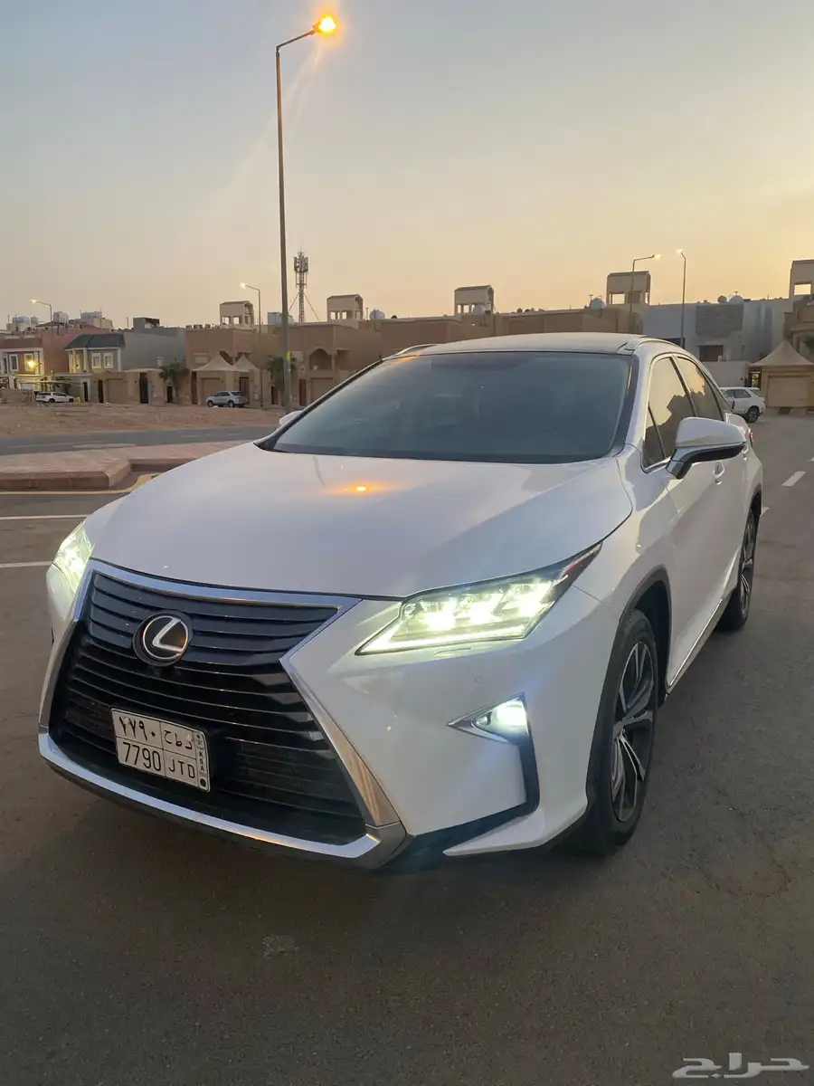 للبيع لكزس RX350 فل كامل لؤلؤي 2019 برجكتر ودبل 3