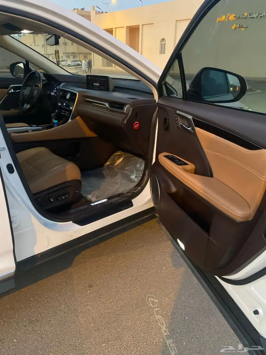 للبيع لكزس RX350 فل كامل لؤلؤي 2019 برجكتر ودبل 16