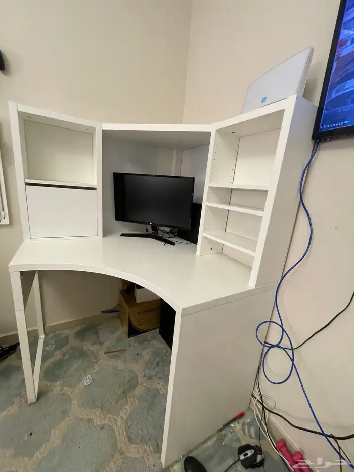 مكتب زاويه من ايكيا 3