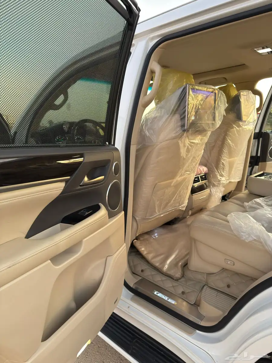 لكزس LX 570 2020 16