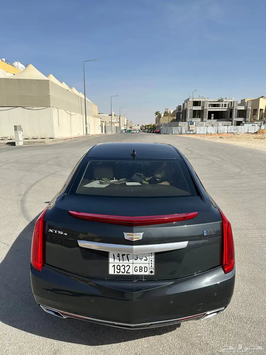 كاديلاك XT5 5