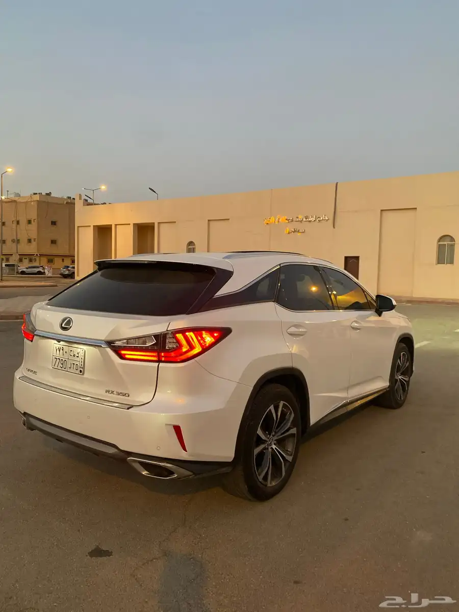 للبيع لكزس RX350 فل كامل لؤلؤي 2019 برجكتر ودبل 9