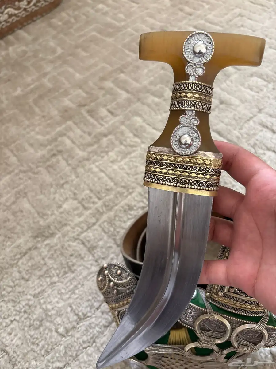 جنبية للبيع 1