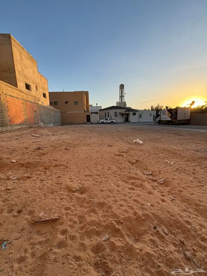 ارض زاوية سكنية حي القويع 0