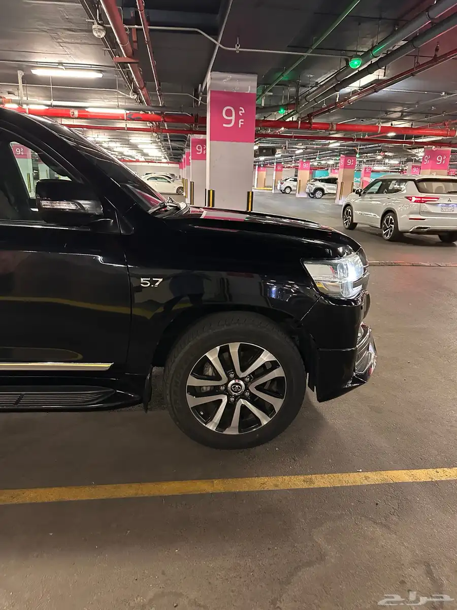 لاندكروزر vxs grand touring بريمي 5