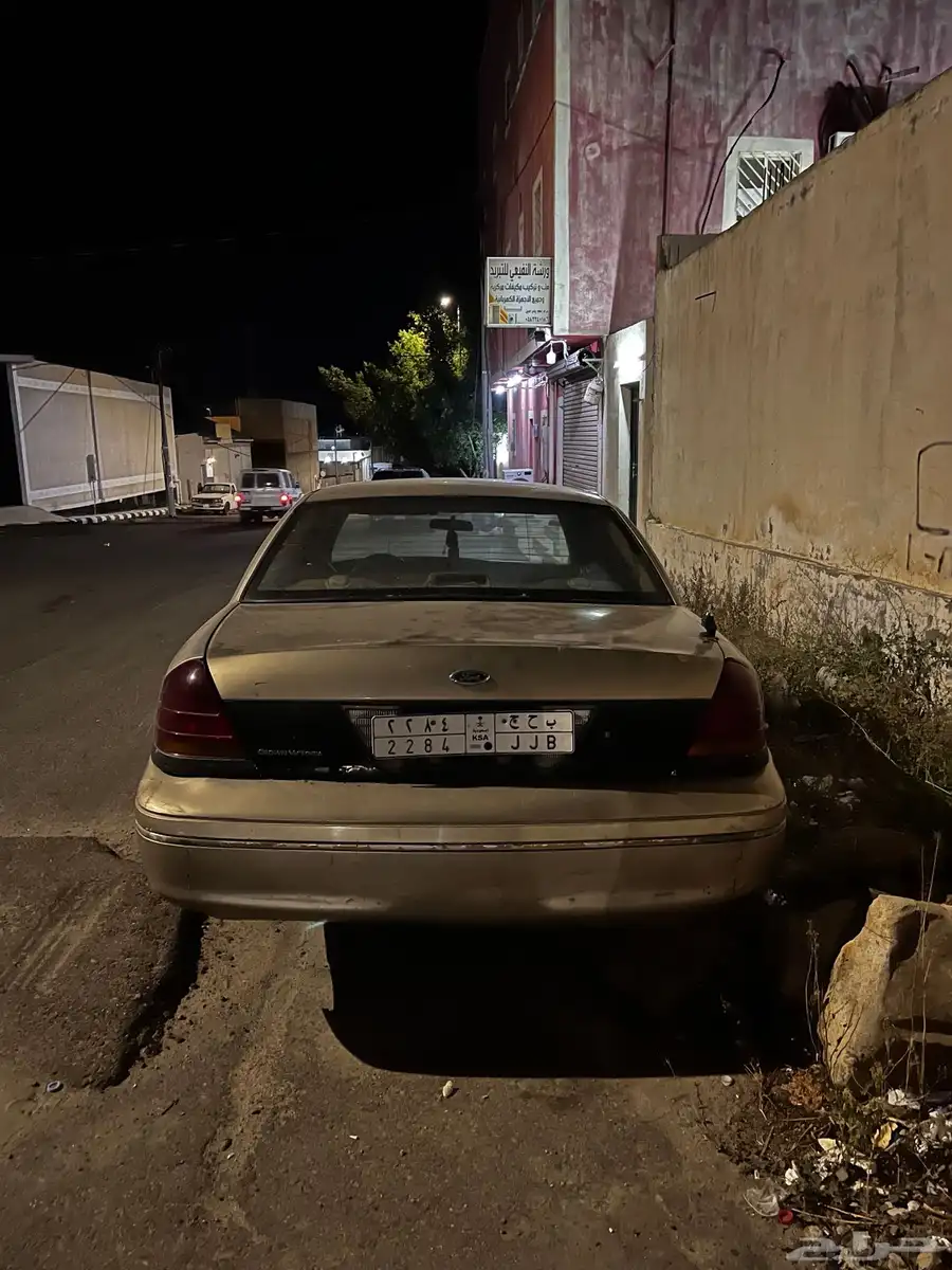 فورد كروان فكتوريا 2