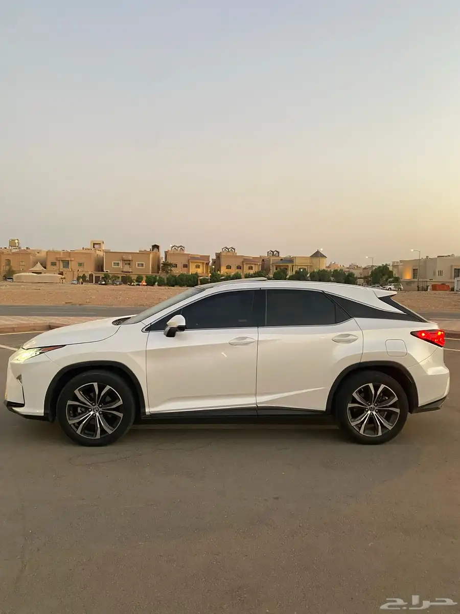 للبيع لكزس RX350 فل كامل لؤلؤي 2019 برجكتر ودبل 0