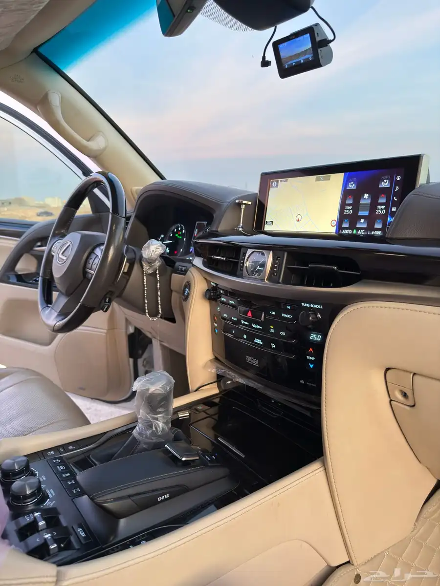 لكزس LX 570 2020 22