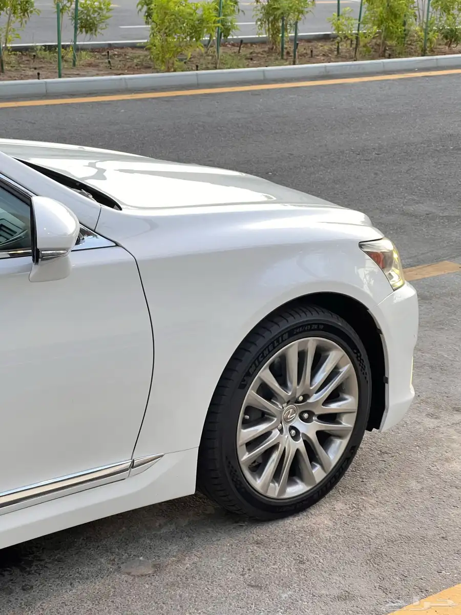 لكسزس Ls460 لارج ممشى 180 الف 15