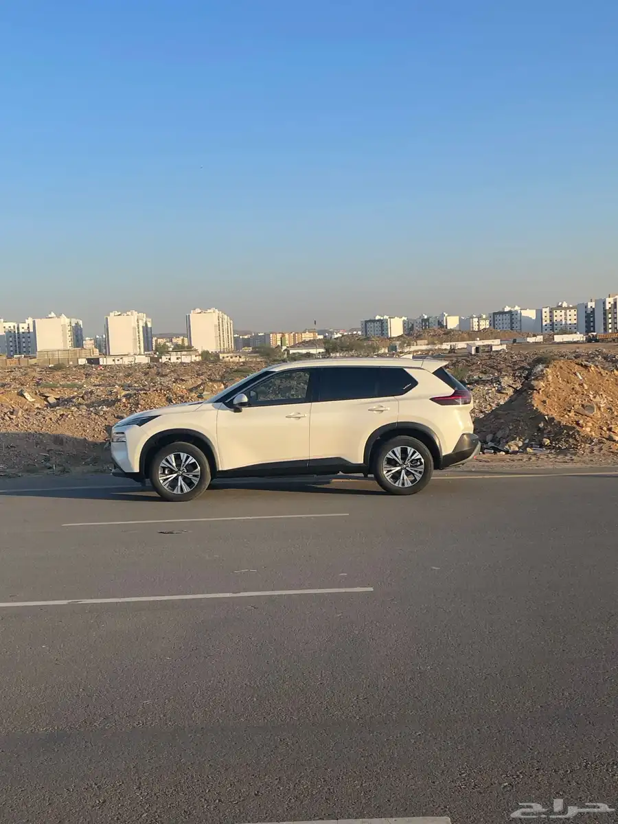 نيسان اكس تريل 2023 نص فل أقل بدرجة من البنوراماء 8