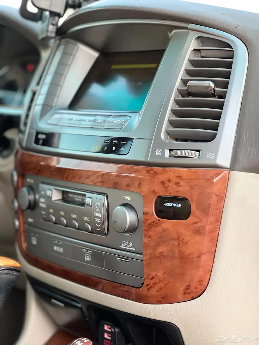 لكزس LX470 2006 36