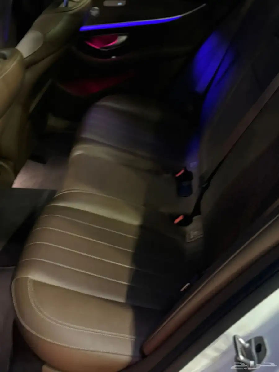 مرسيدس E300 فل كامل بانوراما عداد 106 بحالة الوكالة 29