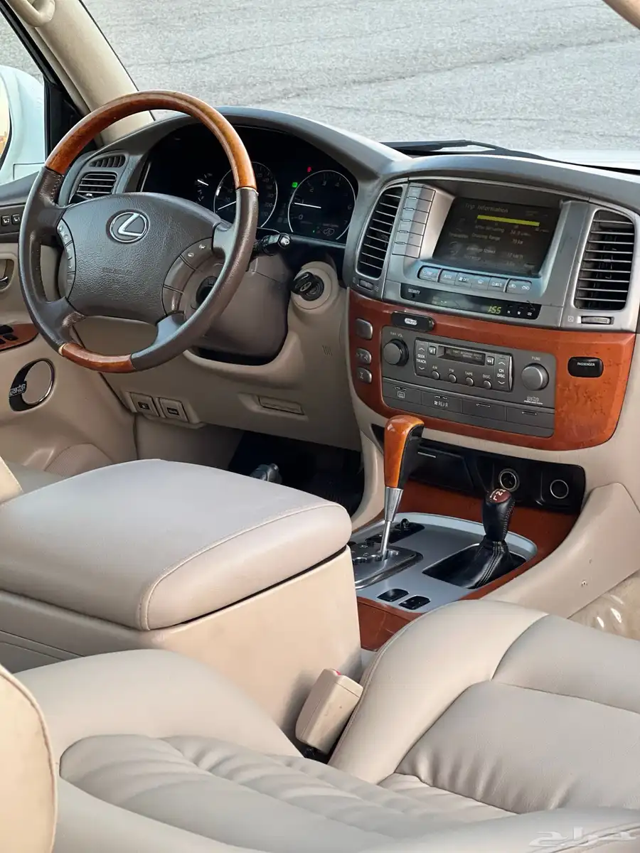 لكزس LX470 2006 33