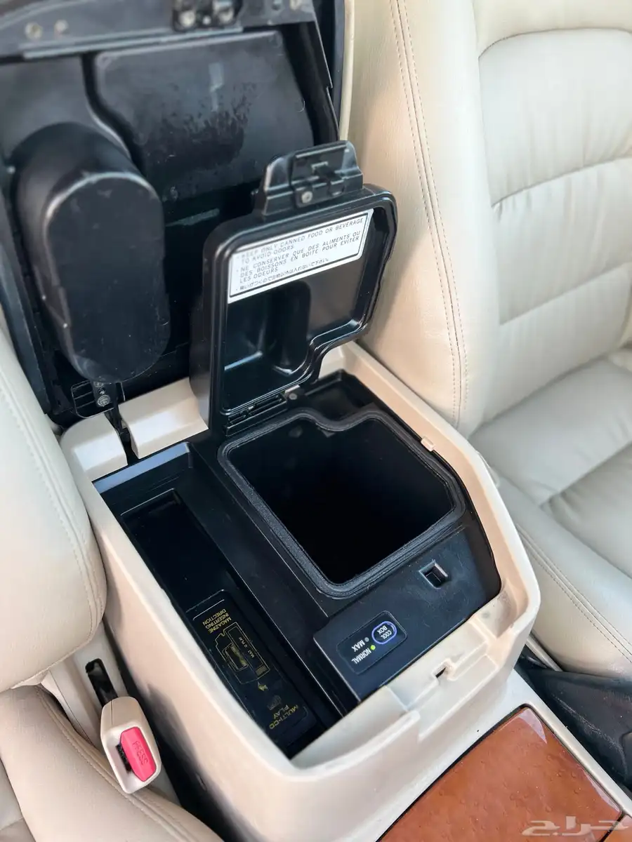لكزس LX470 2006 32