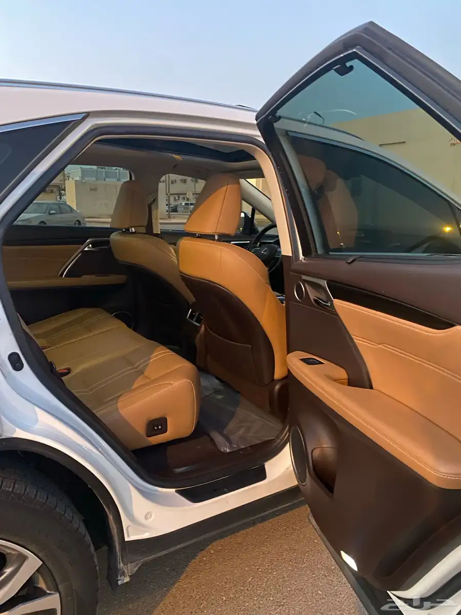 للبيع لكزس RX350 فل كامل لؤلؤي 2019 برجكتر ودبل 15