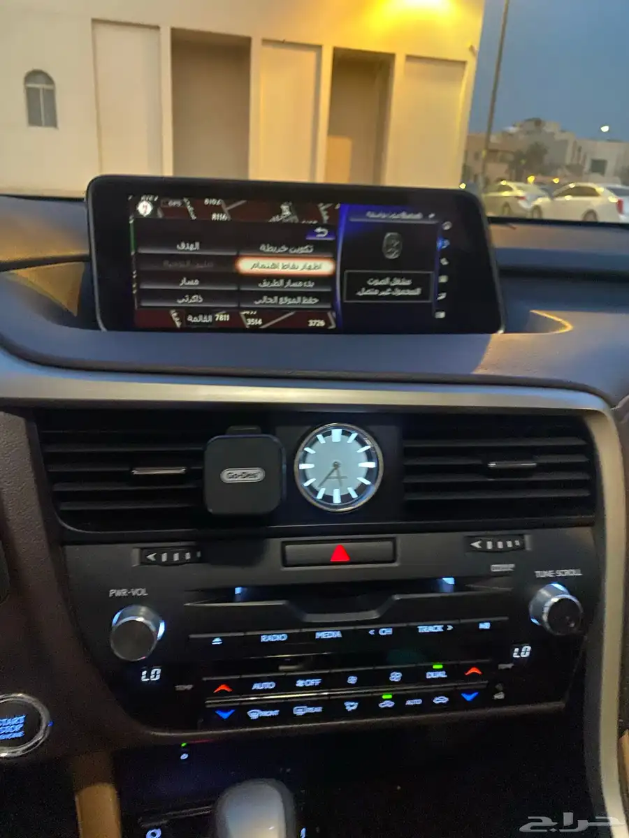 للبيع لكزس RX350 فل كامل لؤلؤي 2019 برجكتر ودبل 26