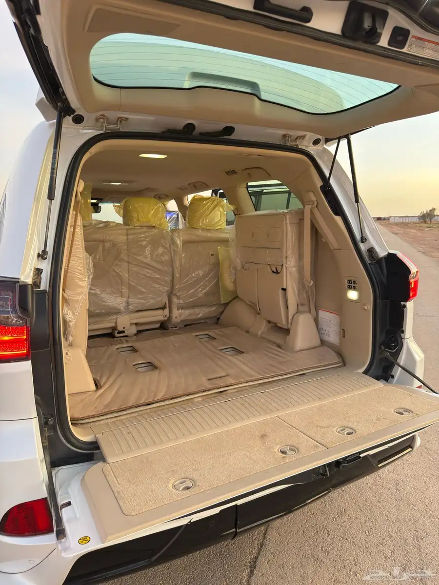 لكزس LX 570 2020 18