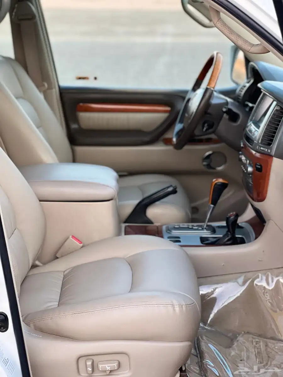 لكزس LX470 2006 27