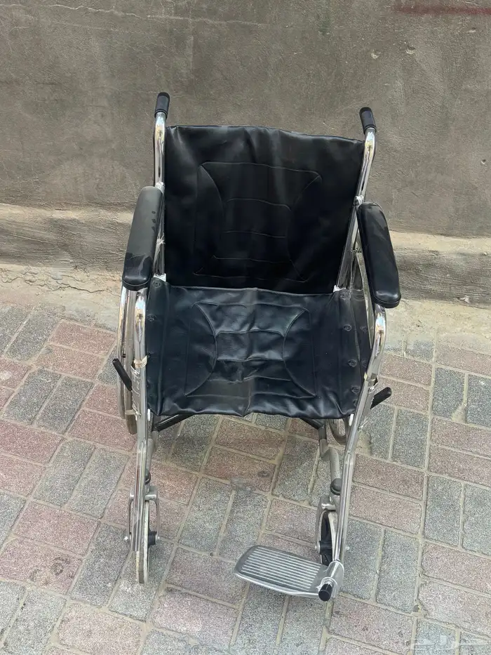 عربة اطفال وكرسي كبار السن للبيع 0