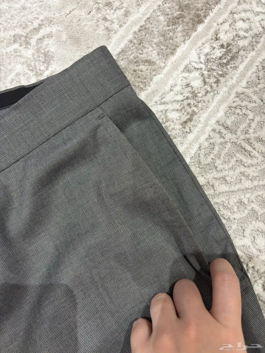 بدلة مع بنطلون hugo boss مقاس 60 17