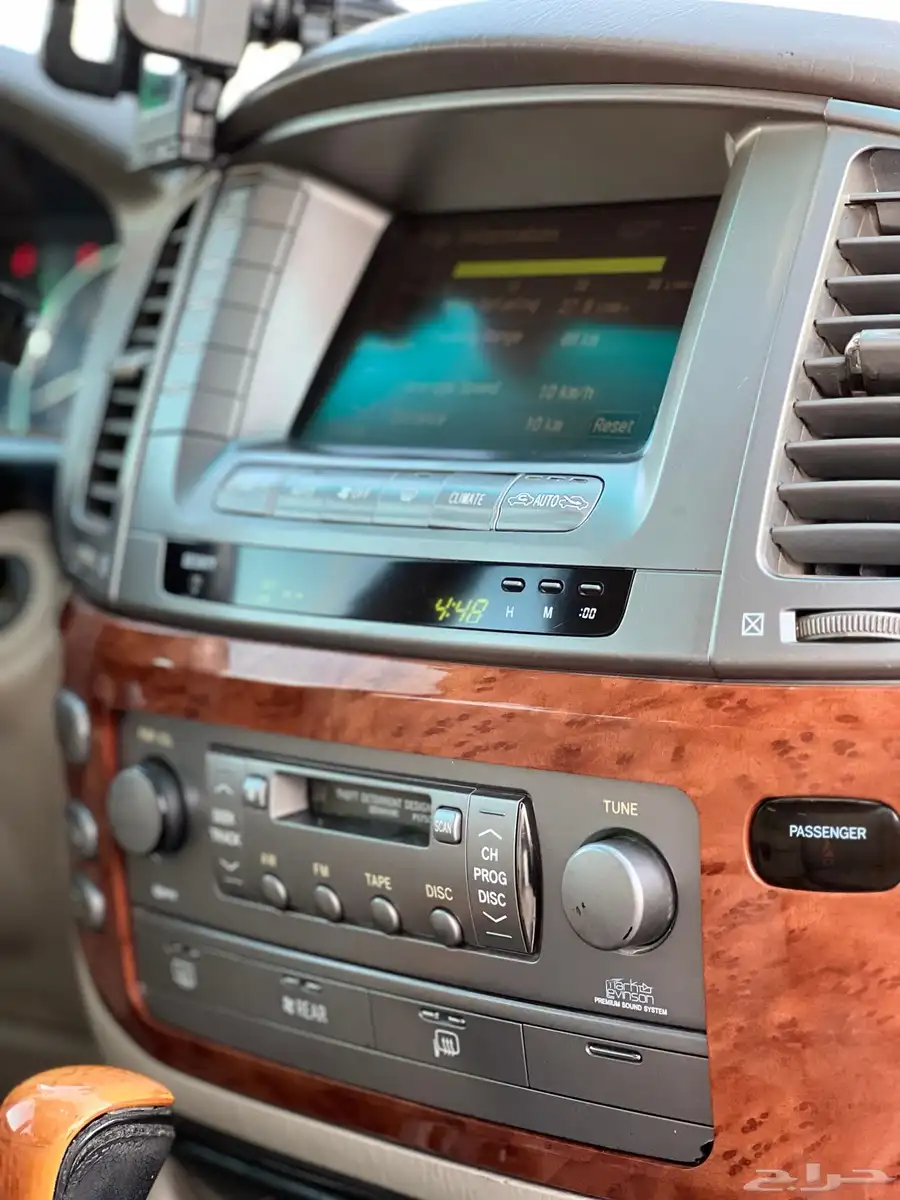 لكزس LX470 2006 37