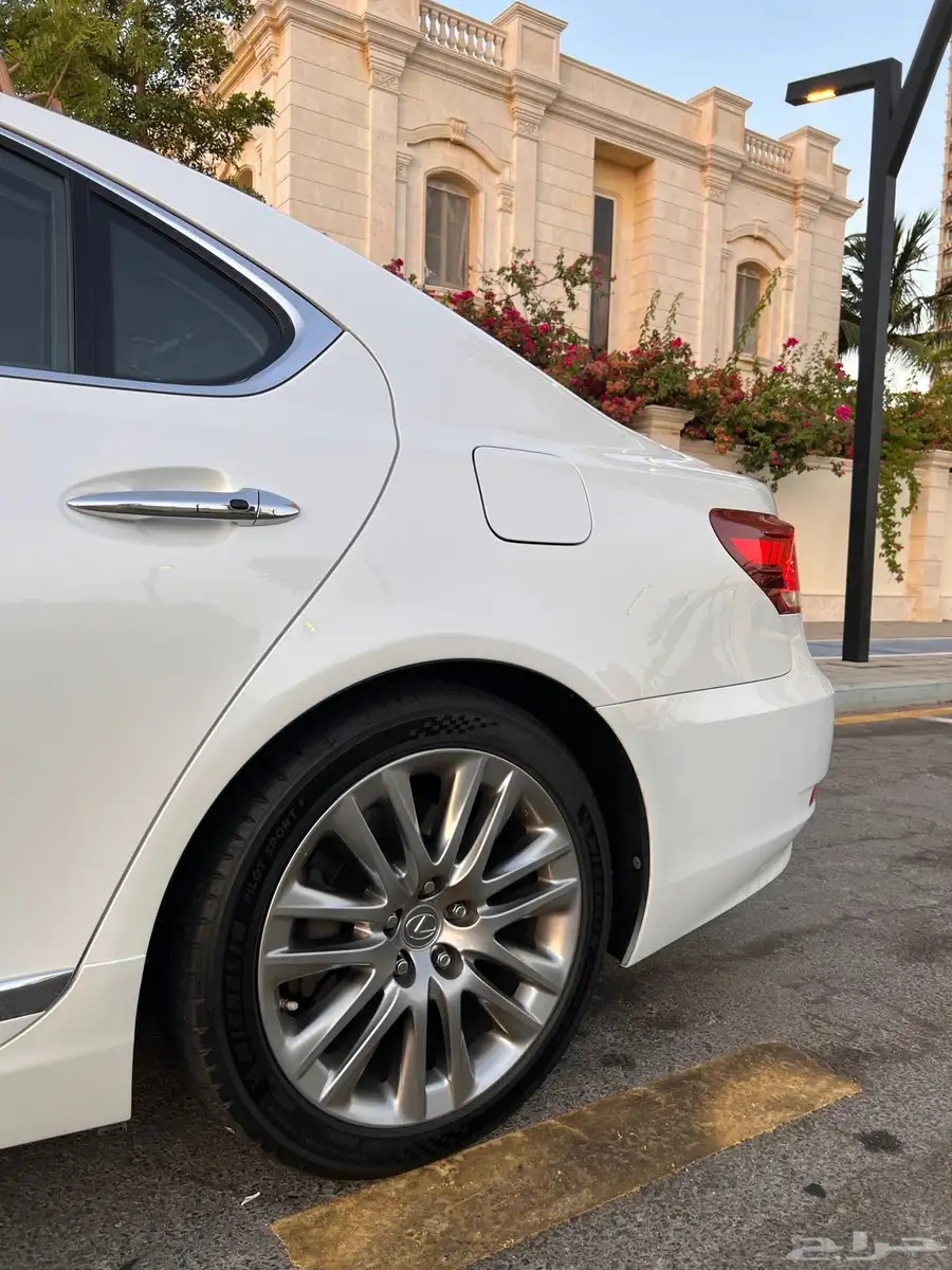 لكسزس Ls460 لارج ممشى 180 الف 31