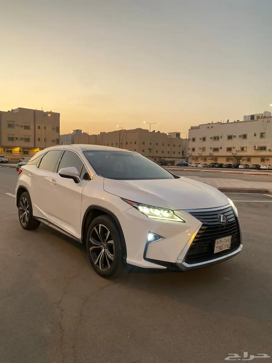 للبيع لكزس RX350 فل كامل لؤلؤي 2019 برجكتر ودبل 6