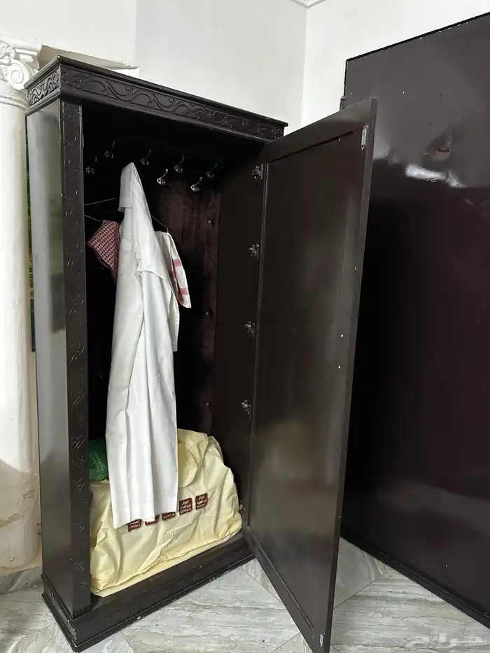 خزانة تعليق 1