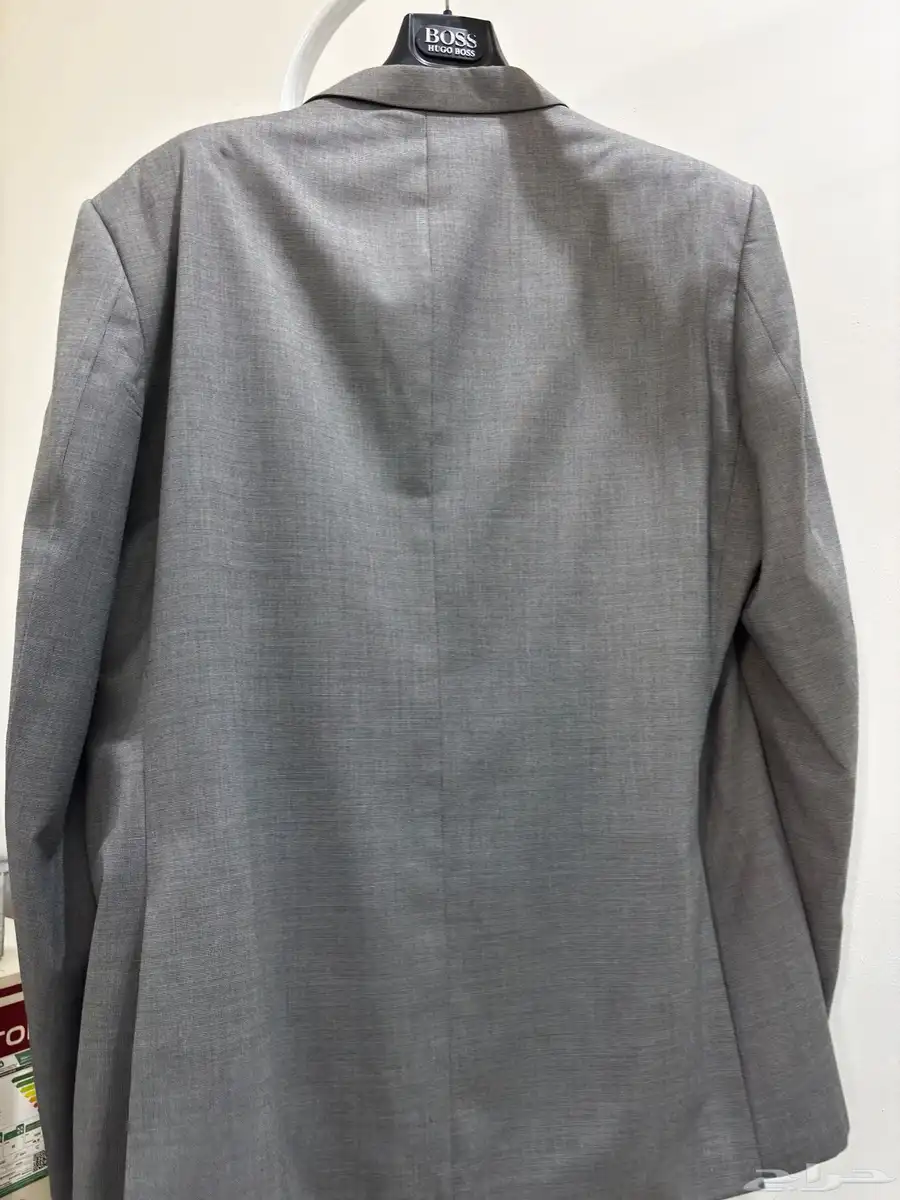 بدلة مع بنطلون hugo boss مقاس 60 11
