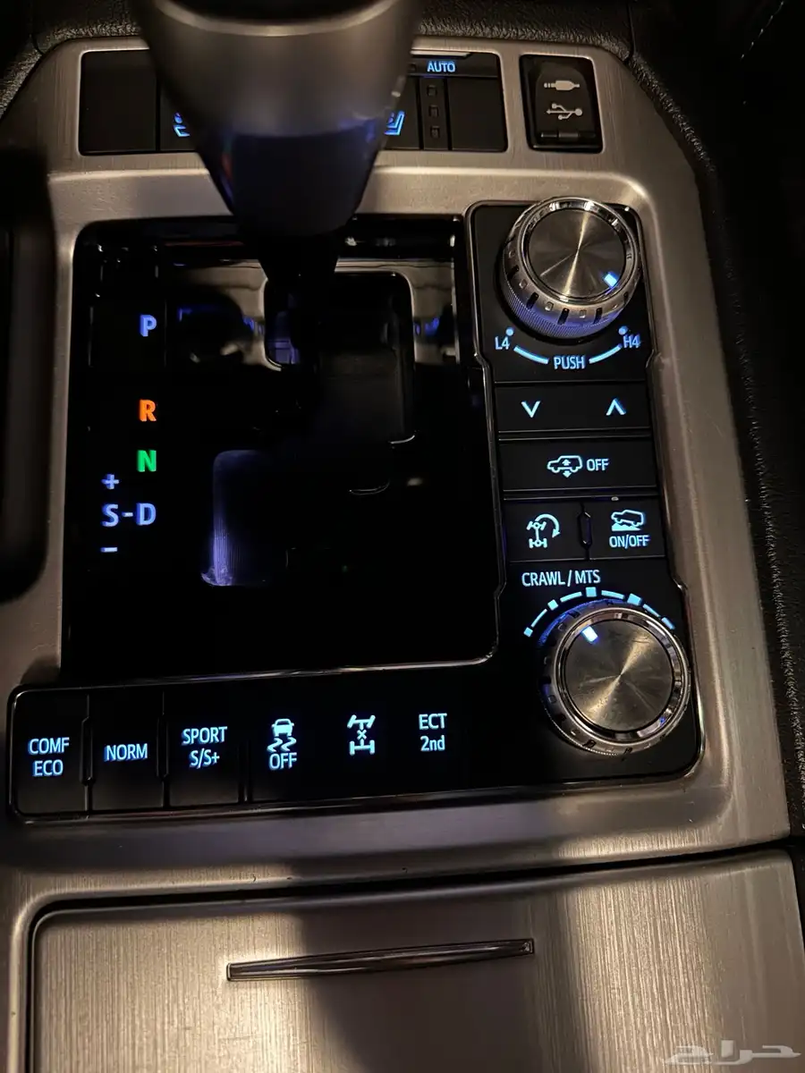 لاندكروزر vxs grand touring بريمي 19