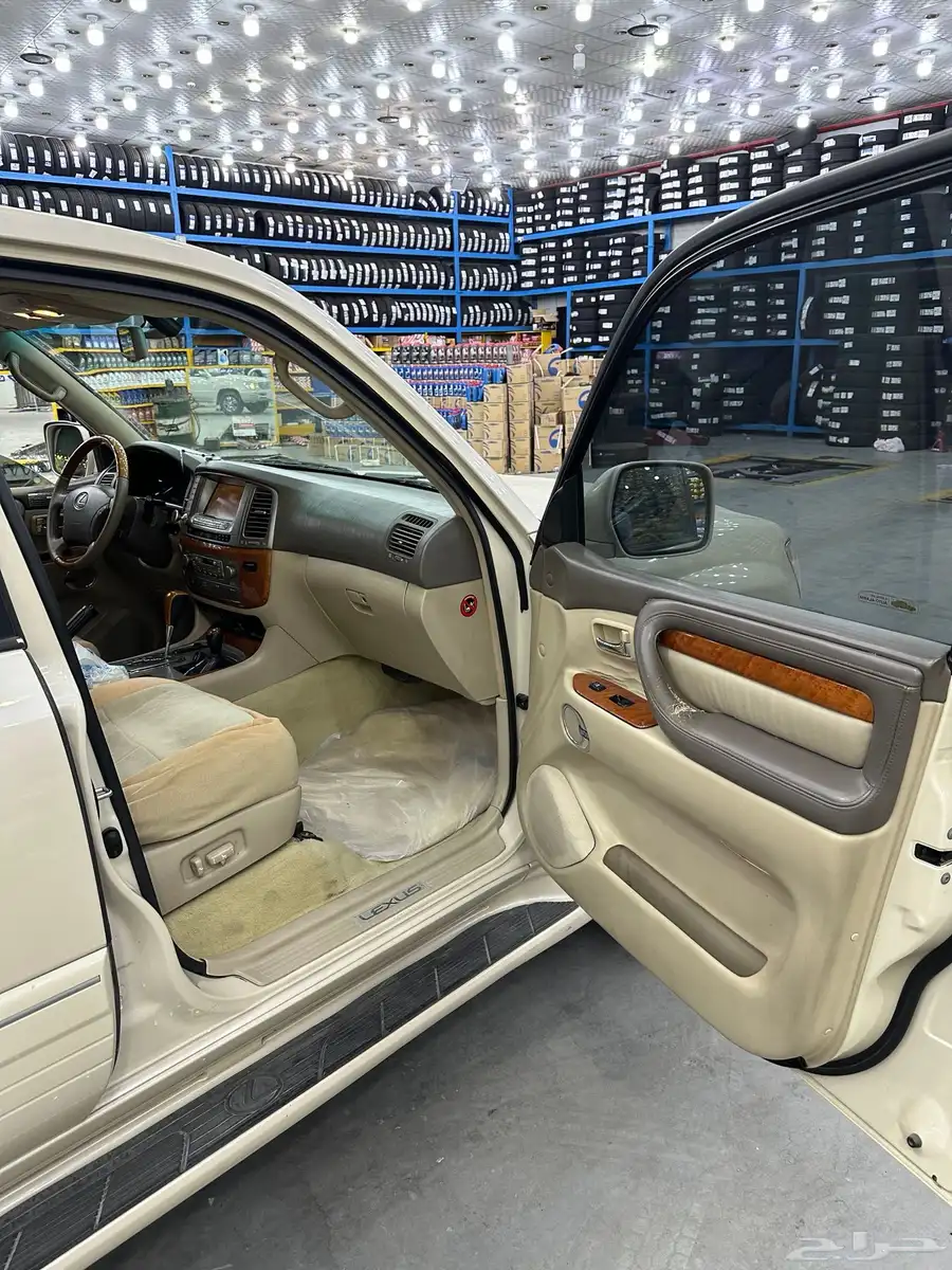 للبيع جيب الكزس LX470 11