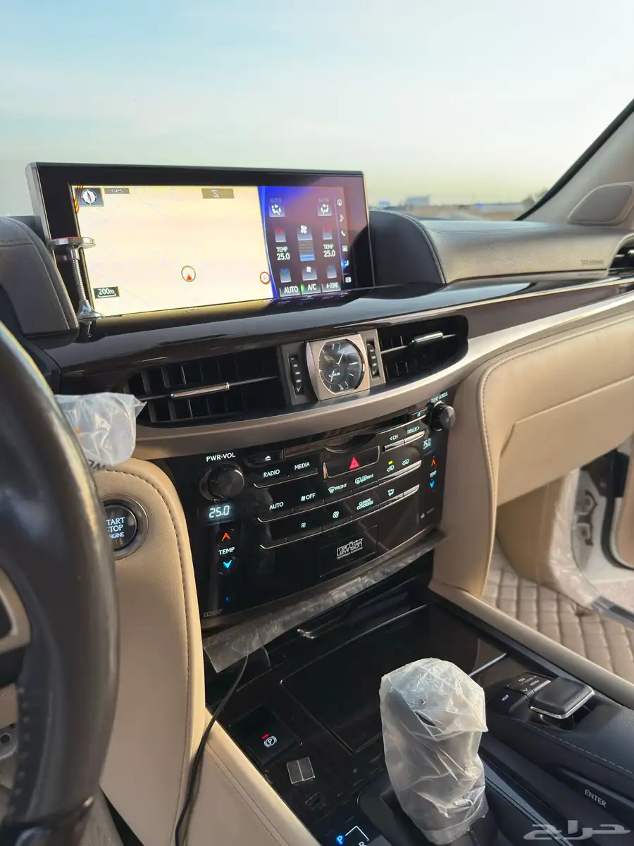 لكزس LX 570 2020 14