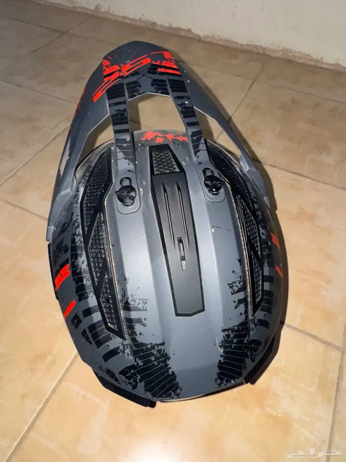 للبيع خوذة بانشي LS2 مقاس XL 2