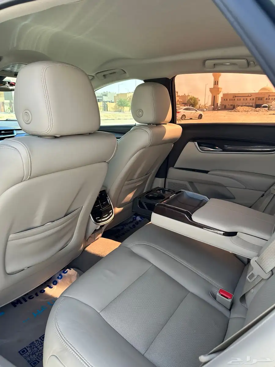 كاديلاك XT5 7