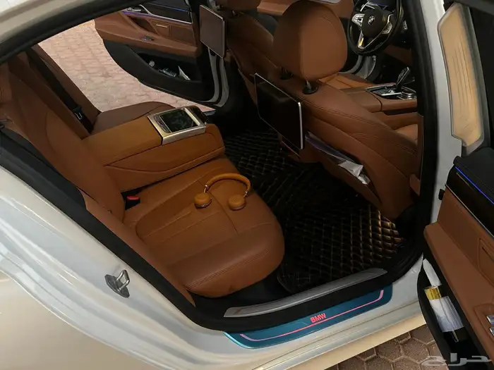 للبيع بي ام دبليو فئة 740 Li فل كامل 10