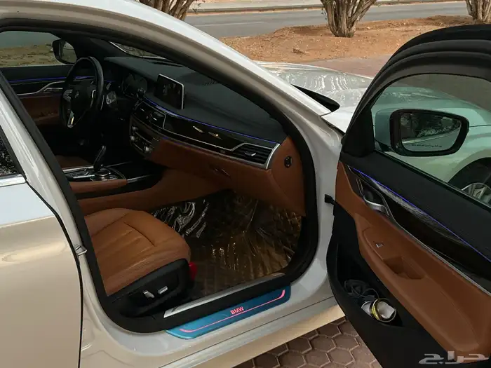 للبيع بي ام دبليو فئة 740 Li فل كامل 8