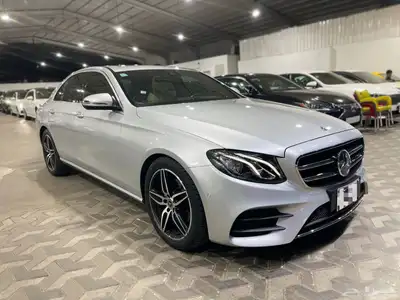 مرسيدس E300 2020 2