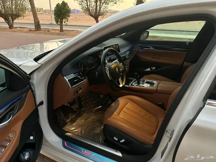 للبيع بي ام دبليو فئة 740 Li فل كامل 7