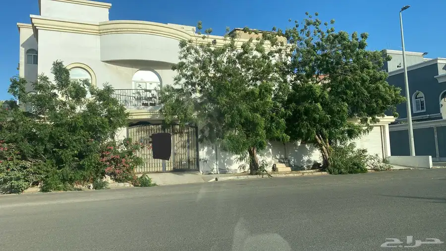 فيلا للبيع موقع مميز فرصة 0