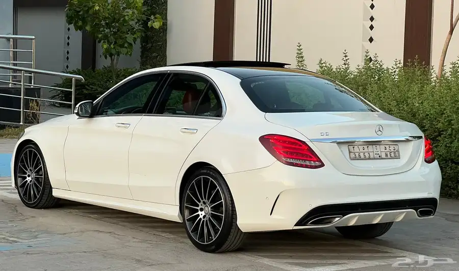 مرسيدس C200 2015 (بحالة ممتازة) 5