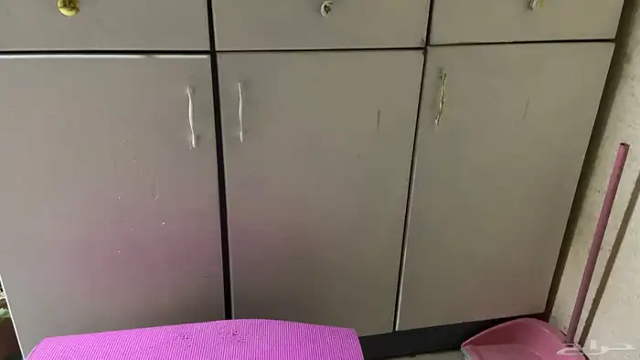 للبيع دولاب خشب ماليزي 2