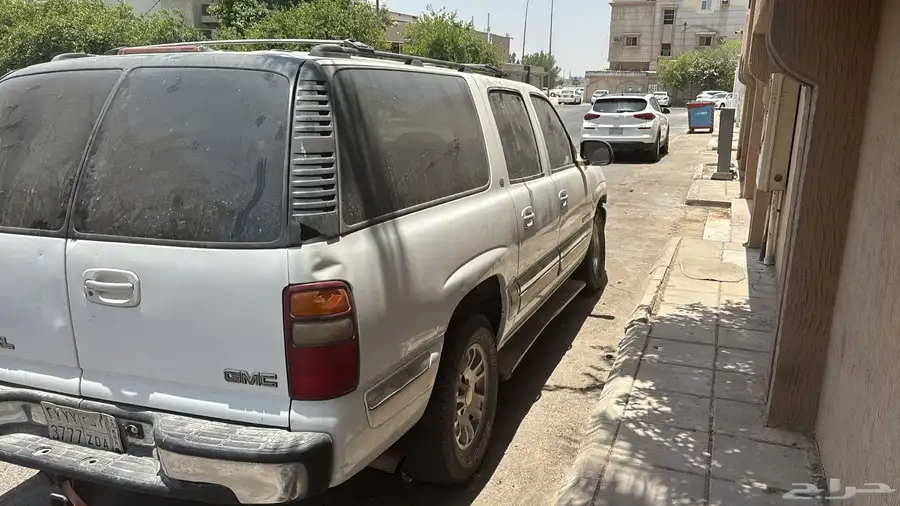 لبيع سيارة جمس مع الوحه أ د م 3777 1