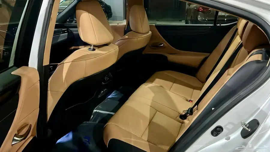 لكزس ES300h - 2024 13