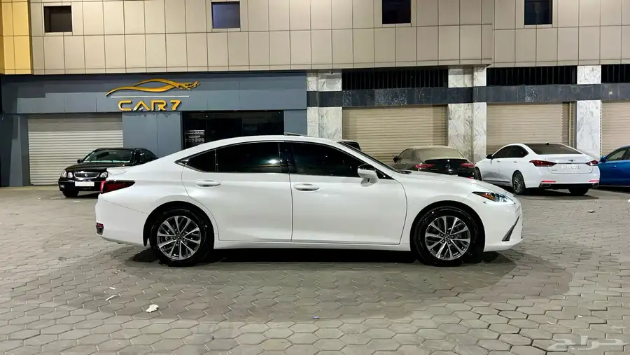 لكزس ES300h - 2024 3