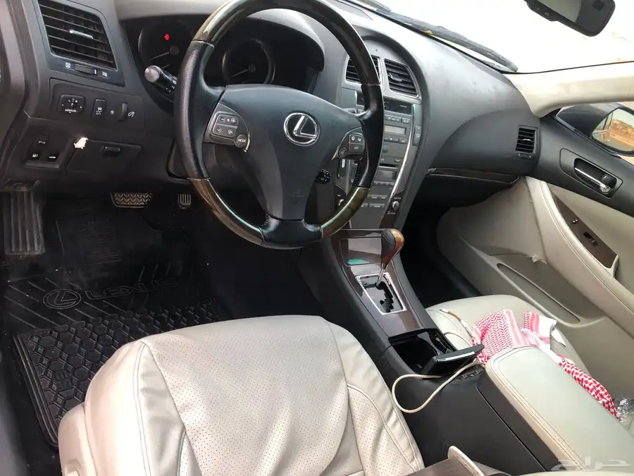 لكزس اي اس 350 2011 5